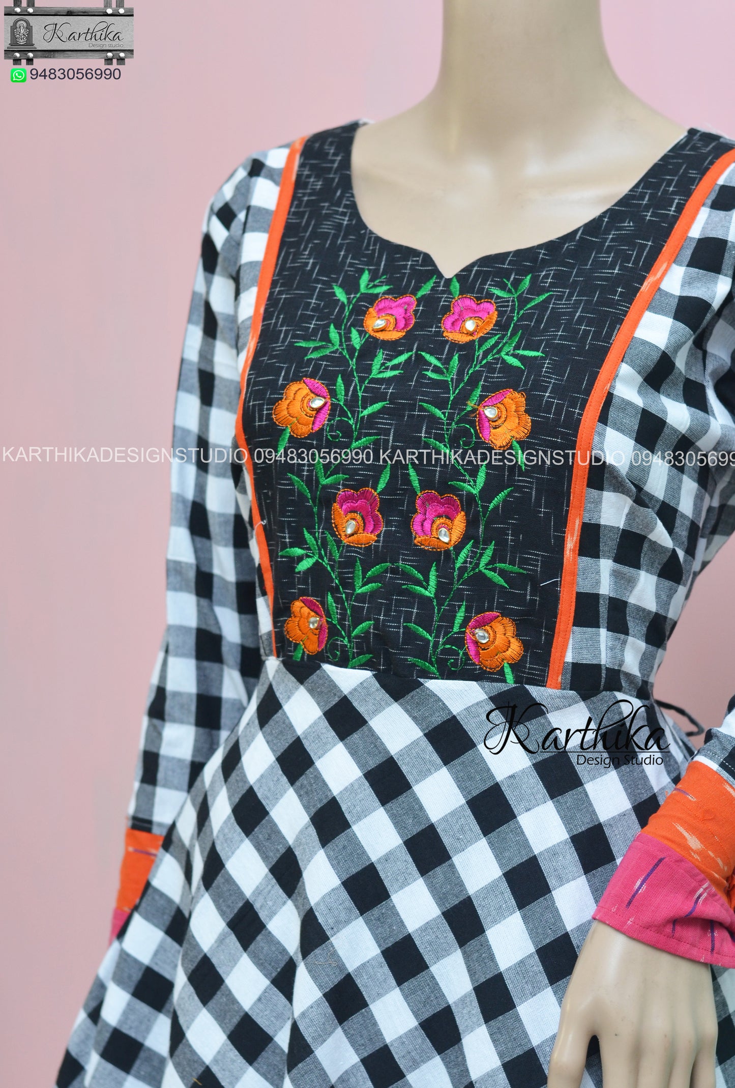 Black and white ikkat checks kurthi