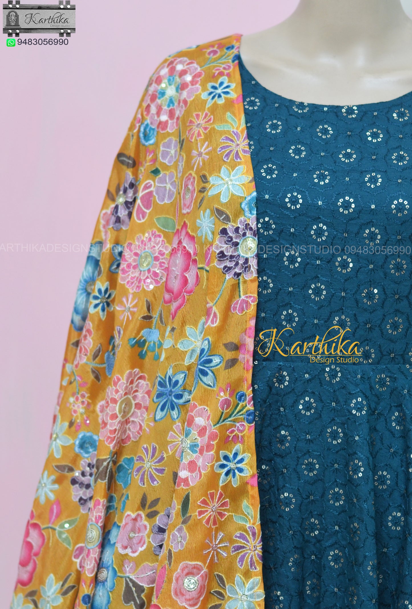Embroidered Chinnon chudidhar