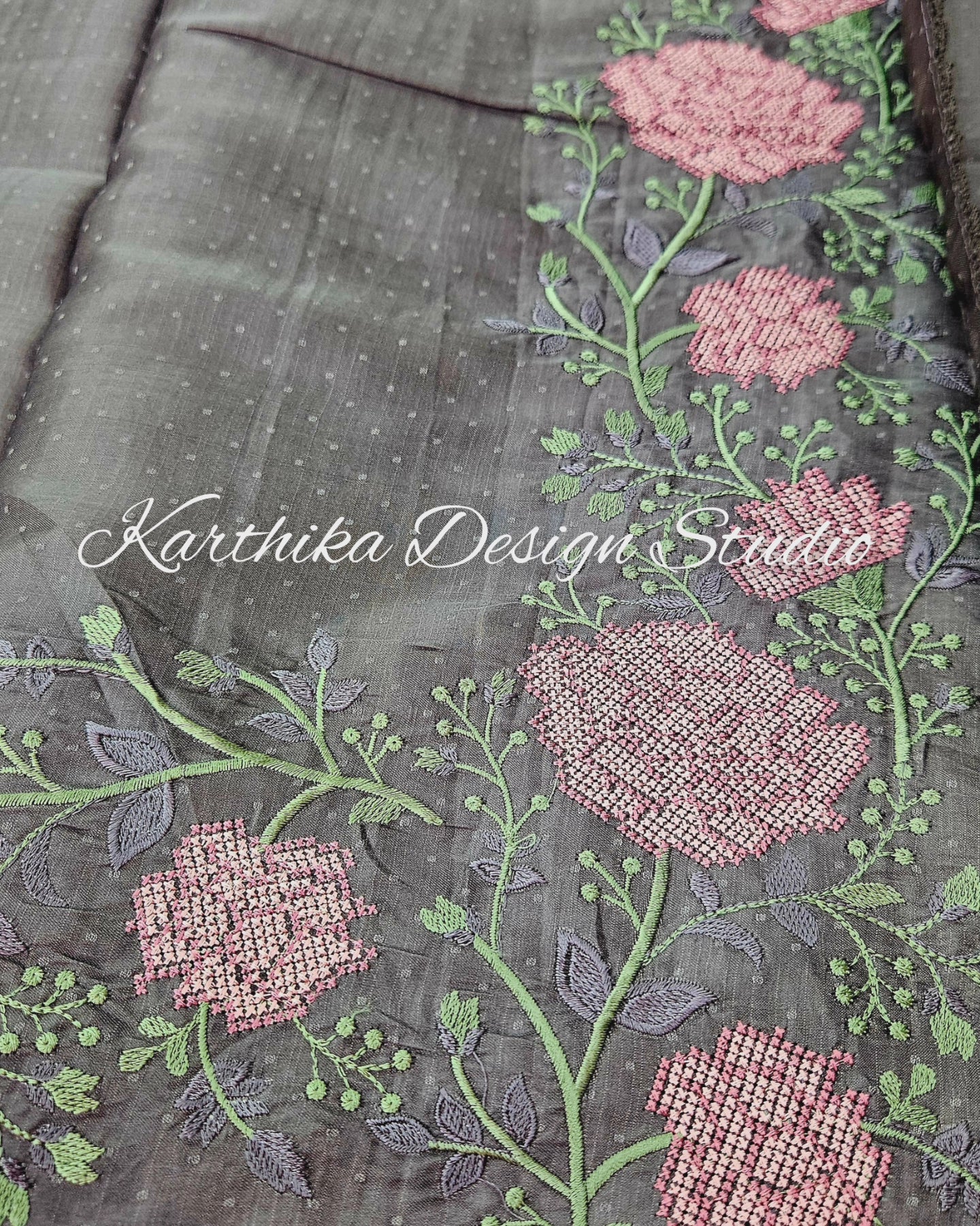 Jasmine silk saree with embroidered border