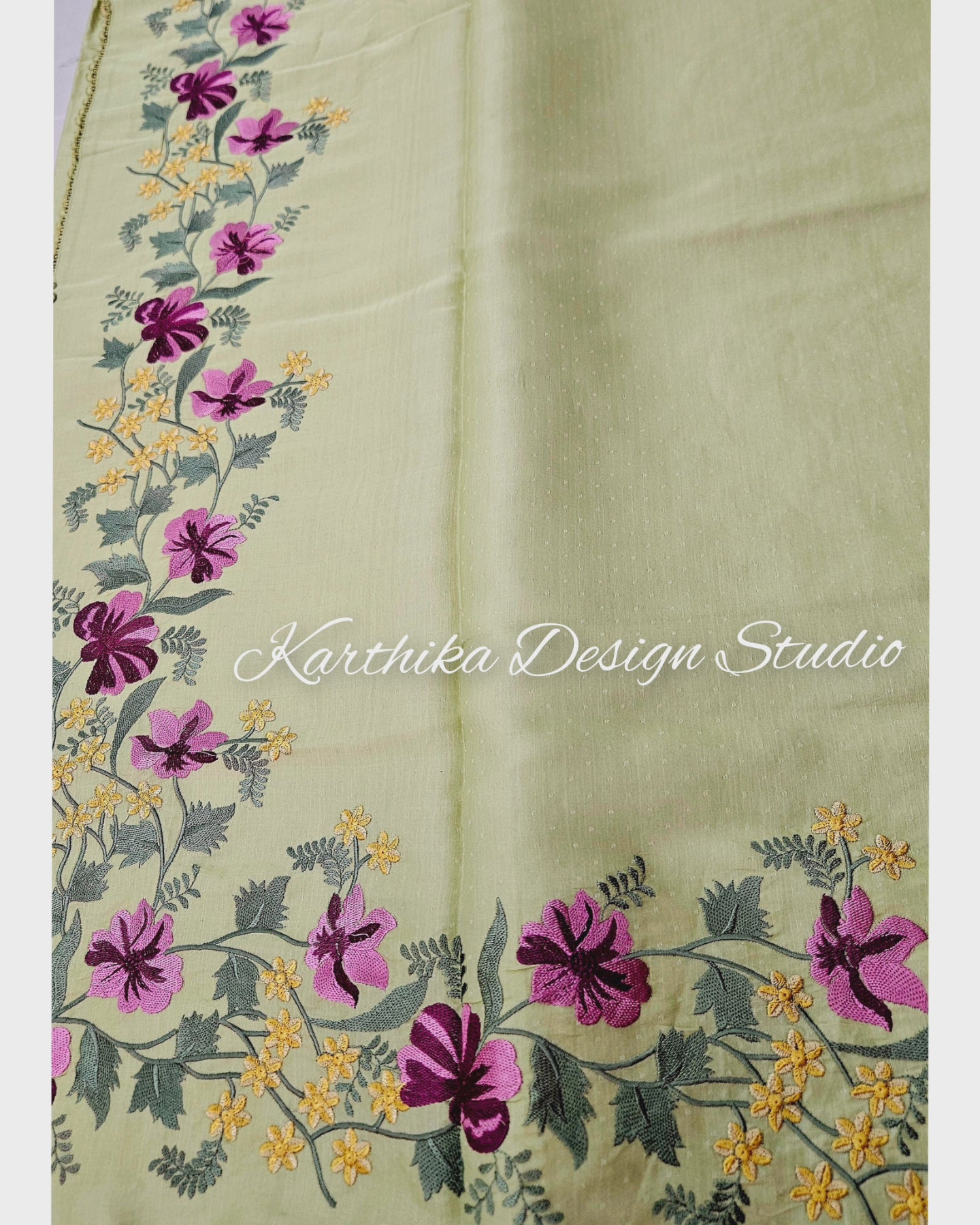 Jasmine silk saree with embroidered border
