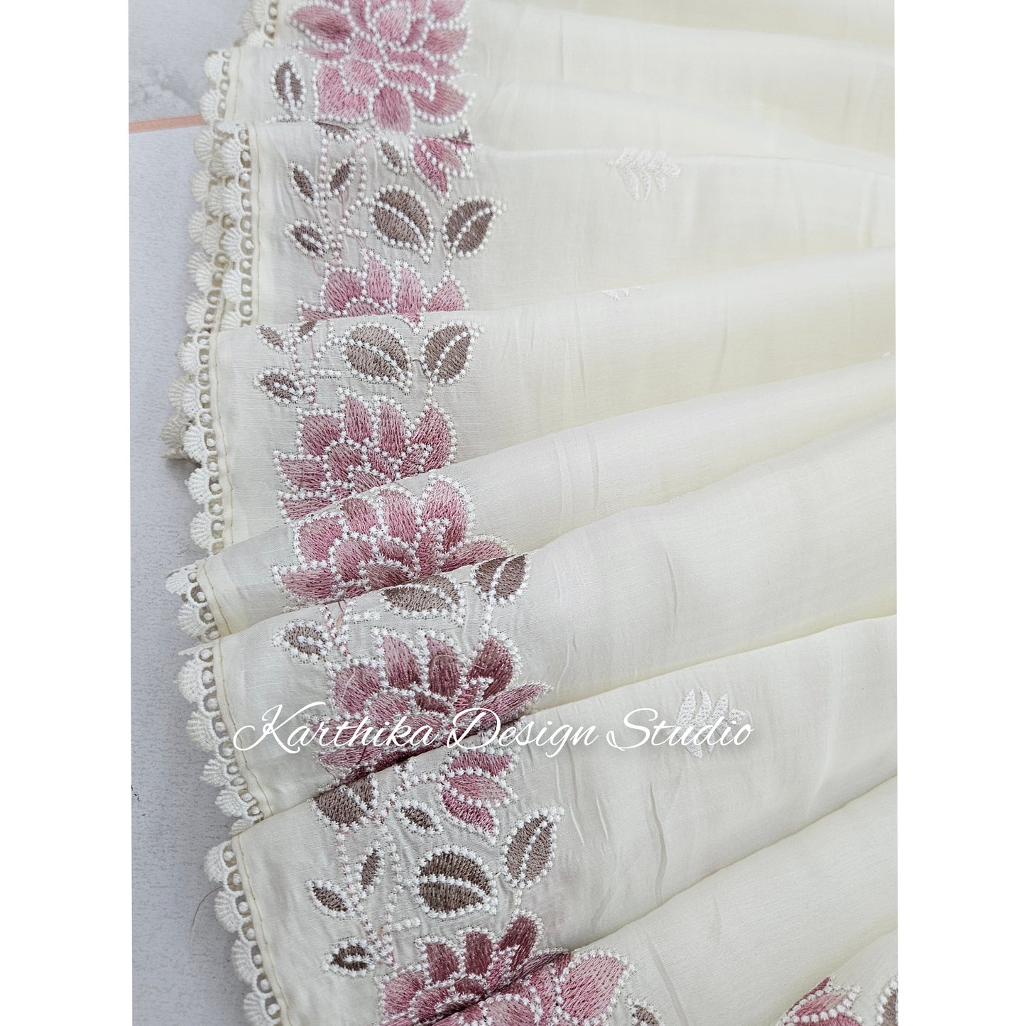 Jasmine silk saree with embroidered border