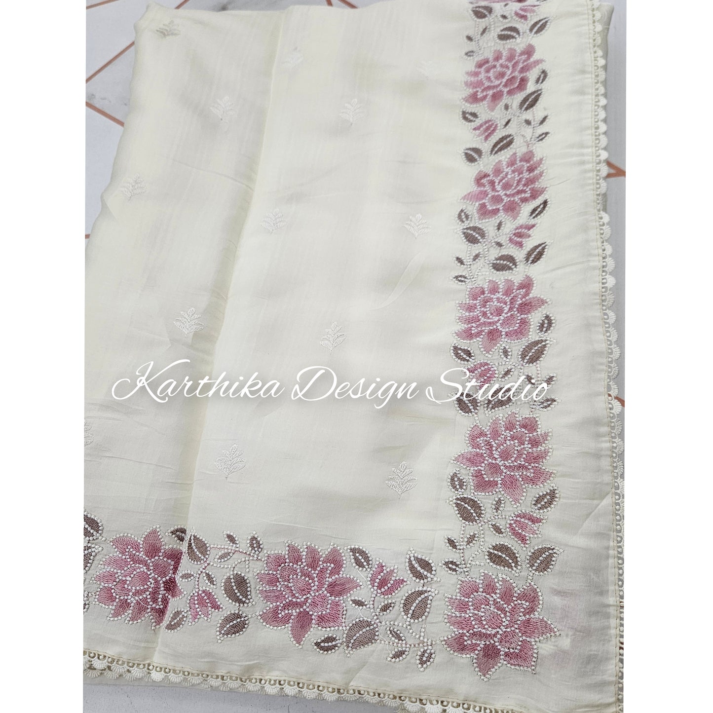 Jasmine silk saree with embroidered border