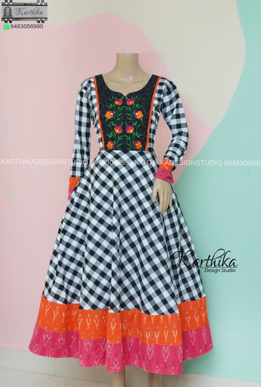 Black and white ikkat checks kurthi