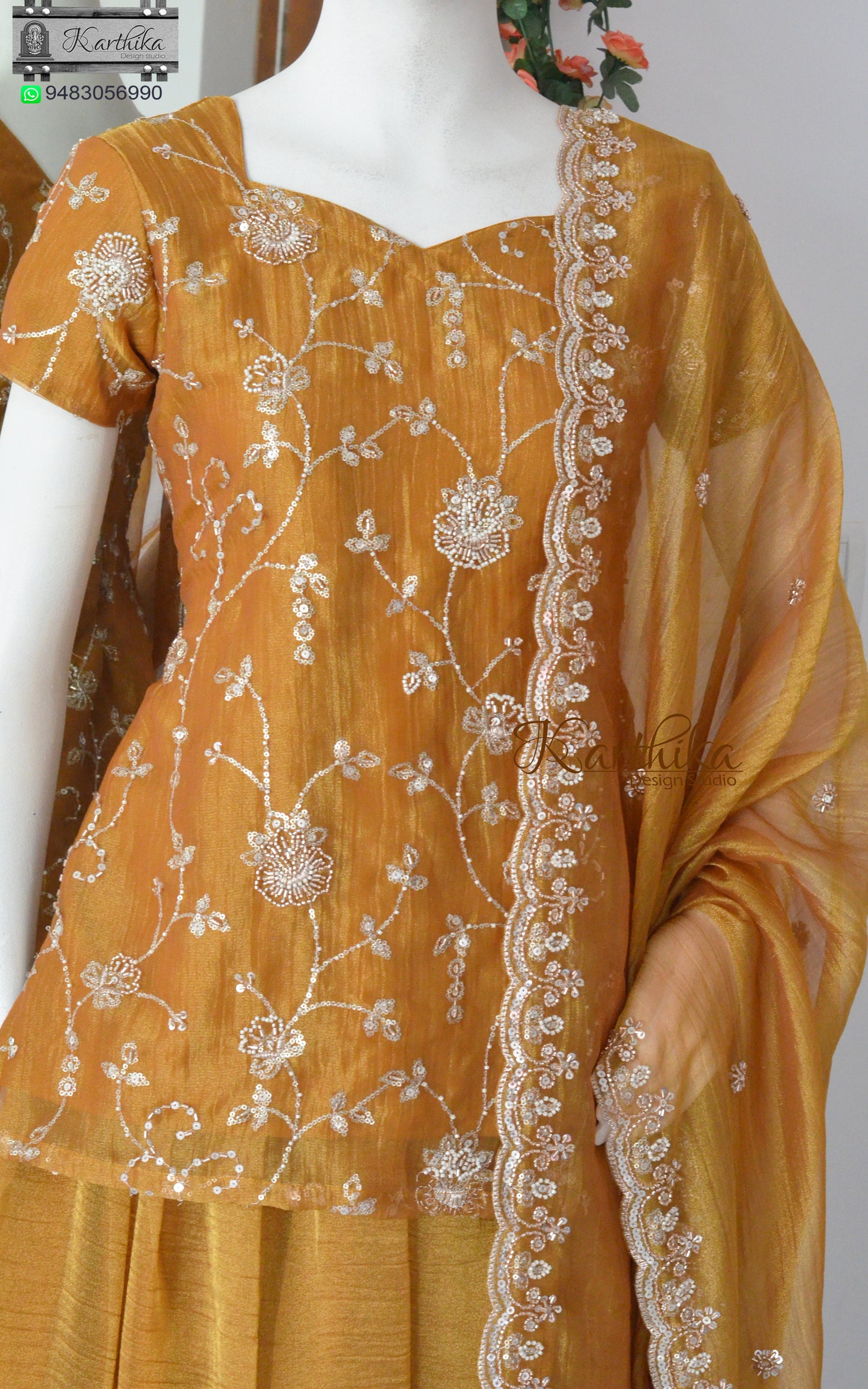 Crushed shimmer tissue sharara