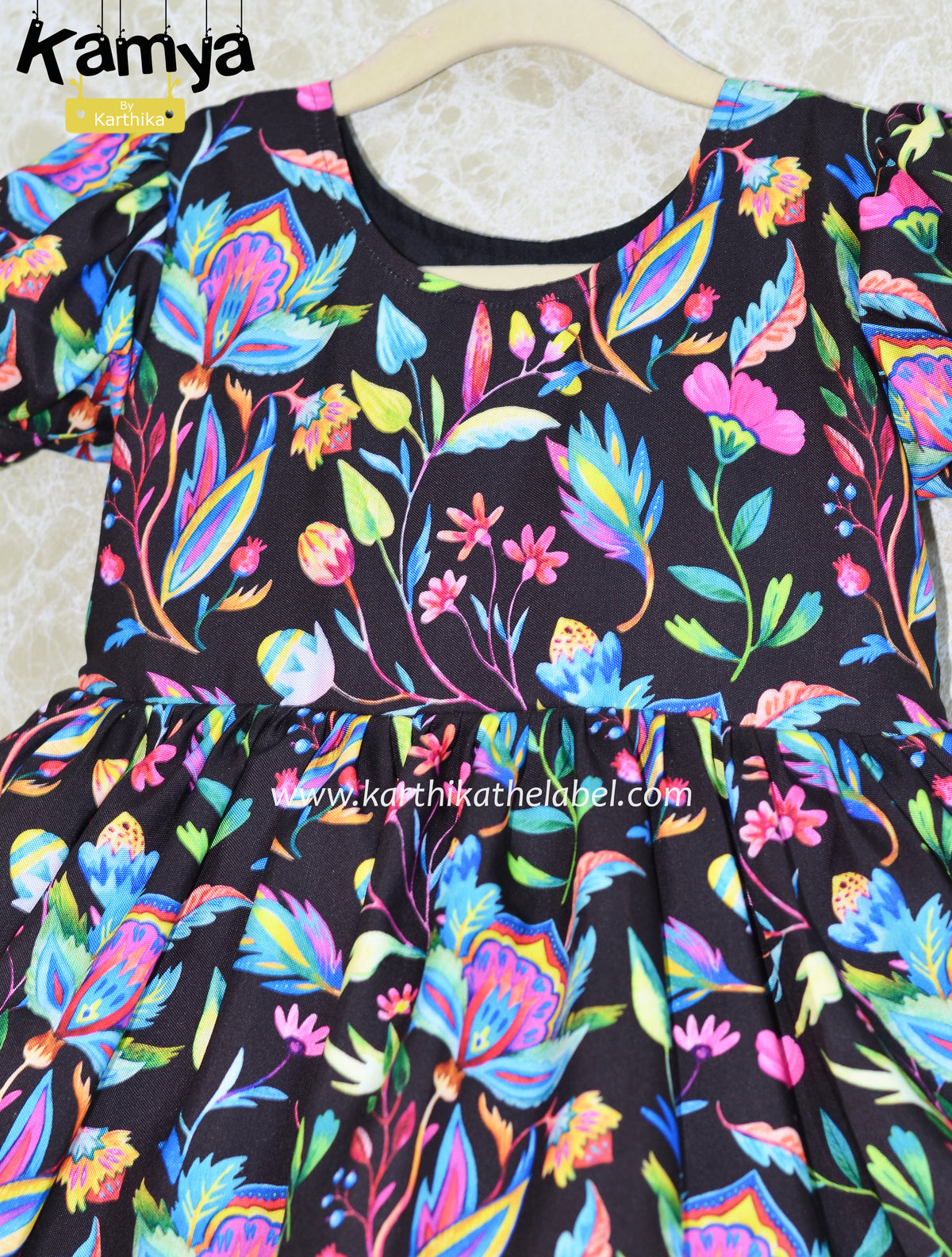 Glow under UV frock
