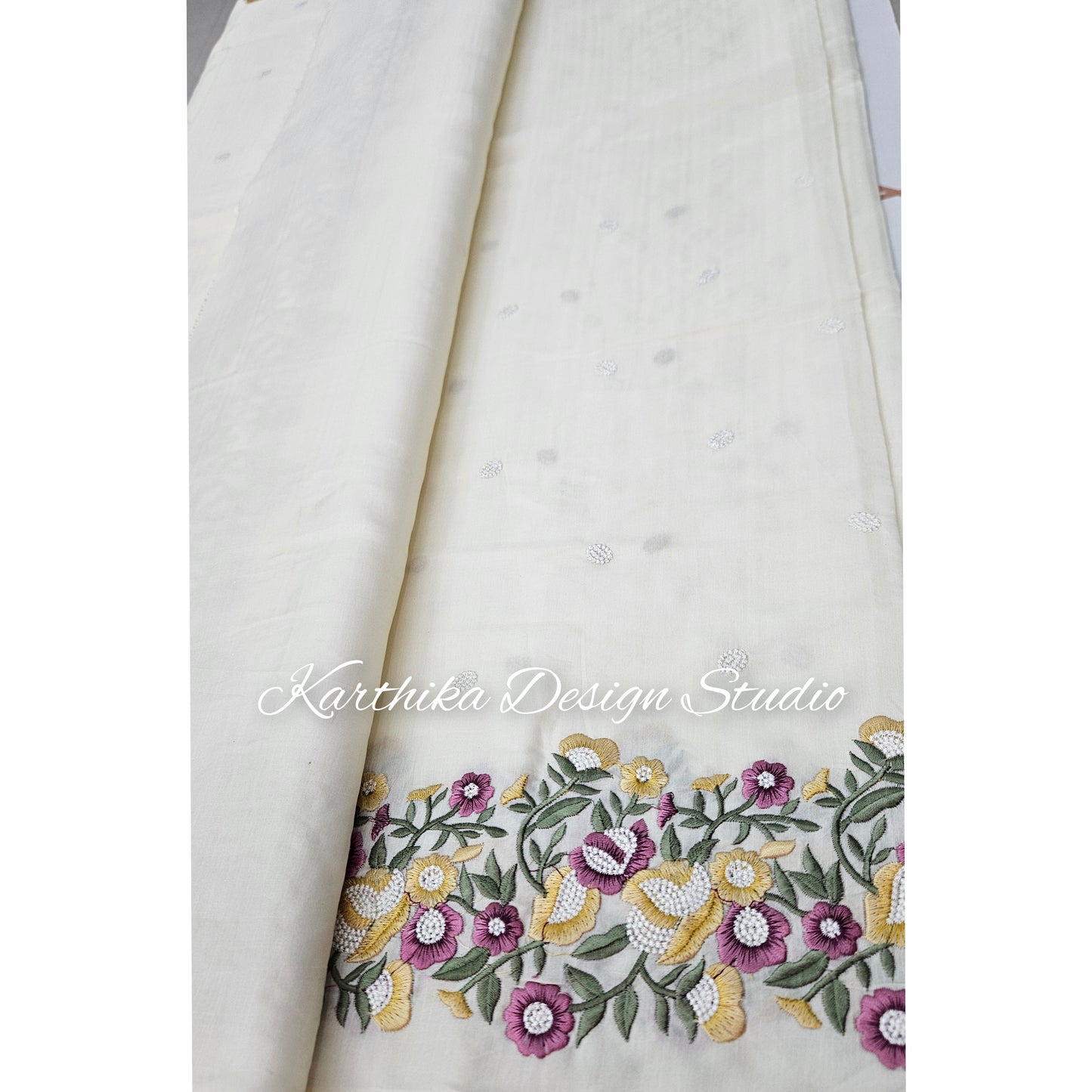 Jasmine silk saree with embroidered border