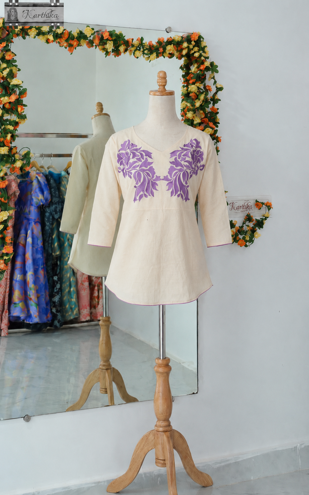 Embroidered kora cotton tunic