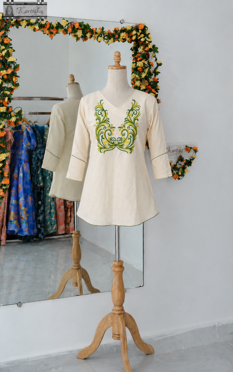 Embroidered kora cotton tunic