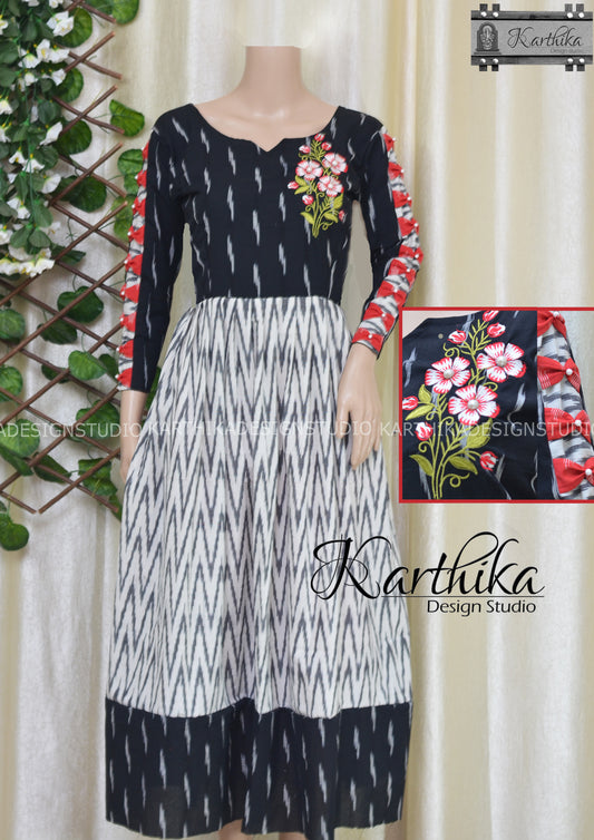 Ikkat kurthi with embroidery